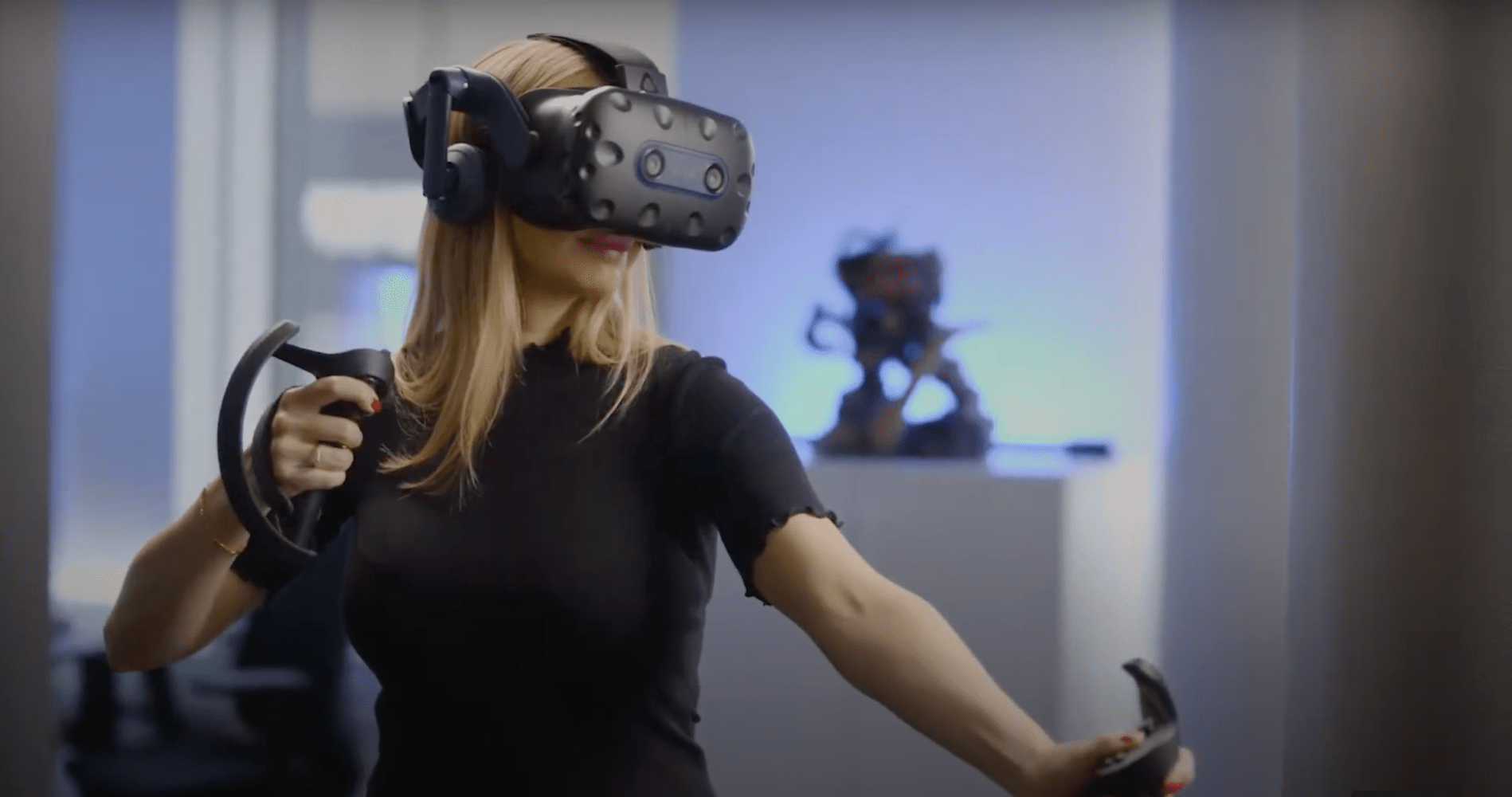 Woman in FERD VR game at the interactive viking musem with VR experience